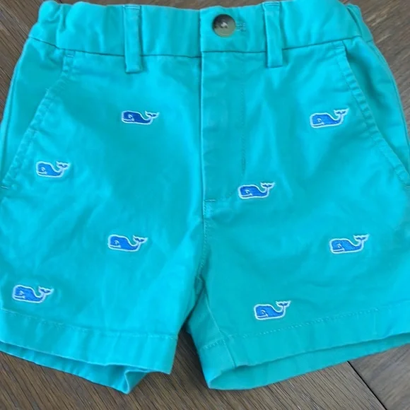 Vineyard Vines Shorts - Picture 3 of 4